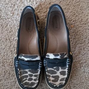 Sperry Ladies 7M  Animal Print Slip In Shoes